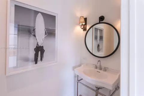 Bath - Undisclosed, Key Biscayne, FL 33149 photo 5 of 14