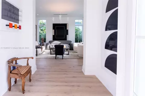 Entry Way - Undisclosed, Key Biscayne, FL 33149 photo 3 of 9