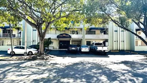 1480 W 46th St #322, Hialeah, FL 33012