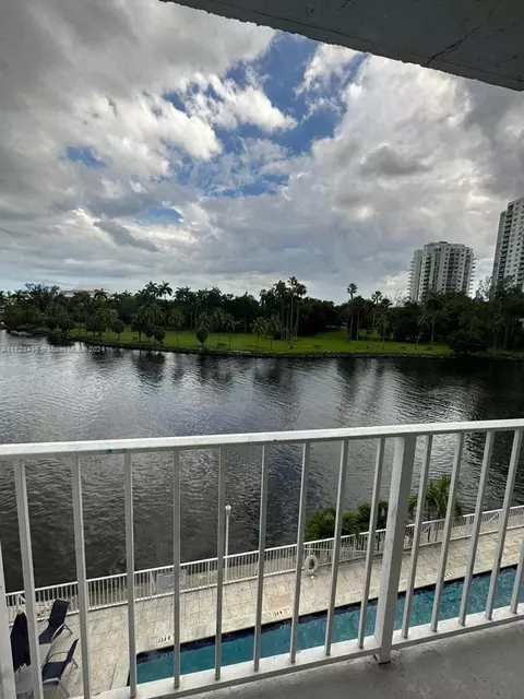 1740 NW N River Dr #416, Miami, FL 33125