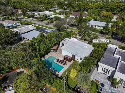 1940 Alamanda Dr, North Miami, FL 33181