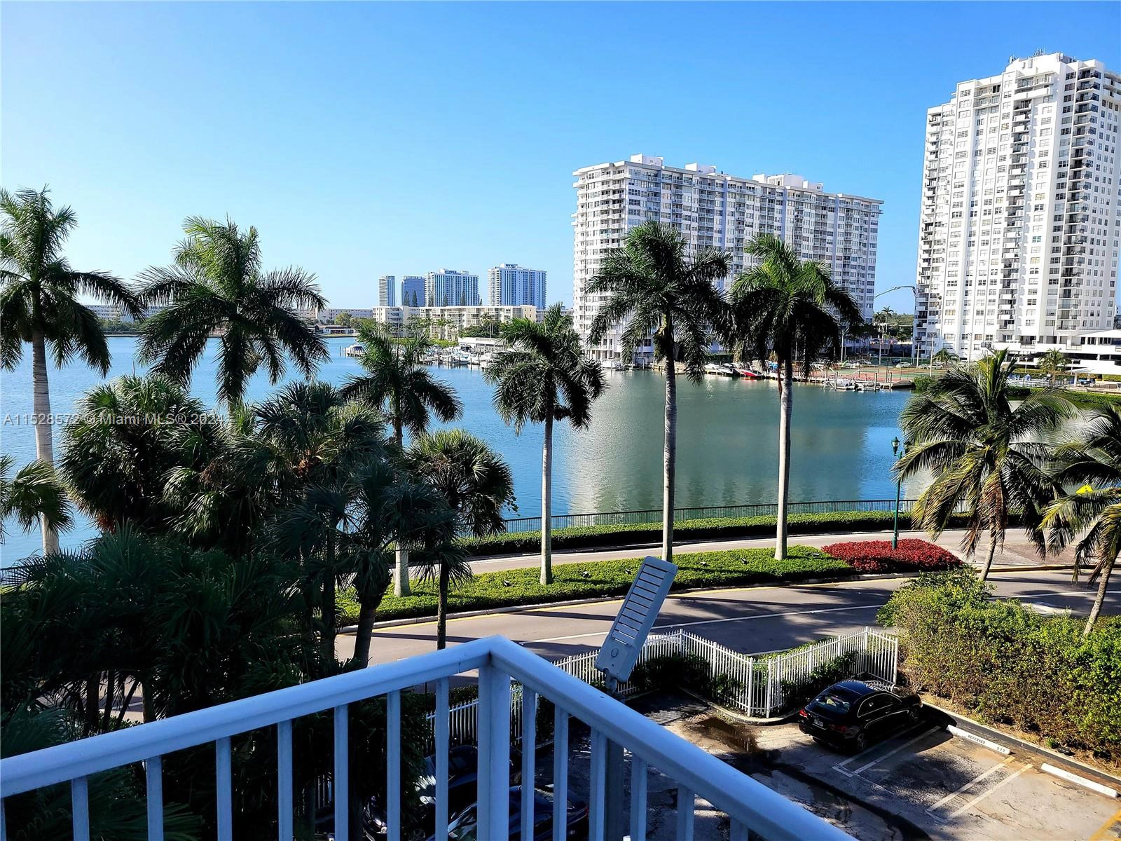 2801 NE 183rd St Unit 415W