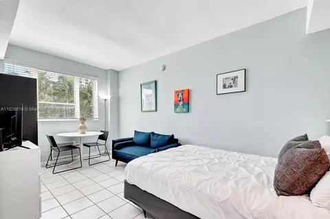 255 W 24th St #405, Miami Beach, FL 33140