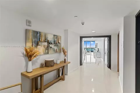 900 Biscayne Blvd #2506, Miami, FL 33132