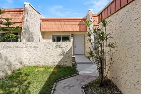 9817 NW 66th St #D22, Tamarac, FL 33321