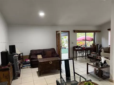 13823 SW 23rd Ter, Miami, FL 33175