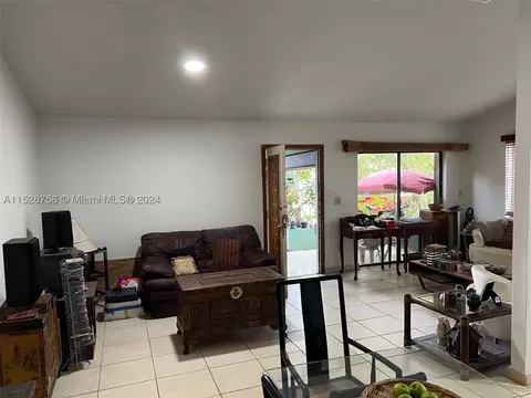 13823 SW 23rd Ter, Miami, FL 33175