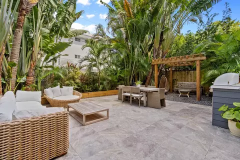 Exterior - 247 Enid Dr #54, Key Biscayne, FL 33149 photo 1 of 4