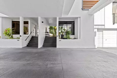 Entry Way - 247 Enid Dr #54, Key Biscayne, FL 33149 photo 1 of 2