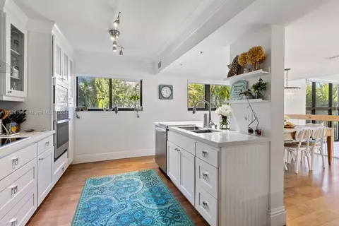 Kitchen - 247 Enid Dr #54, Key Biscayne, FL 33149 photo 2 of 5