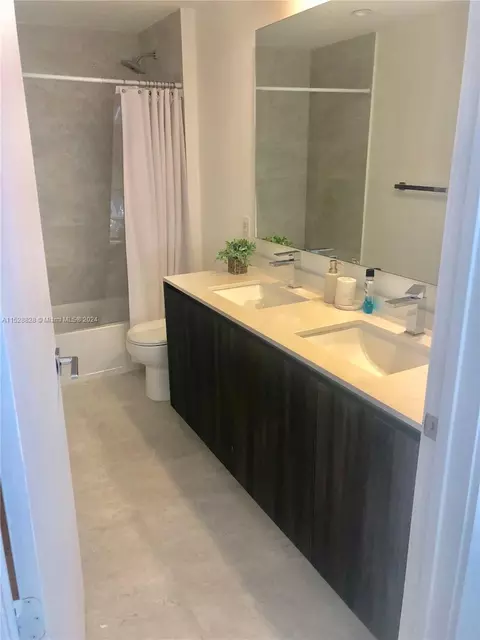 Bath - Undisclosed, Miami, FL 33132 photo 1 of 1