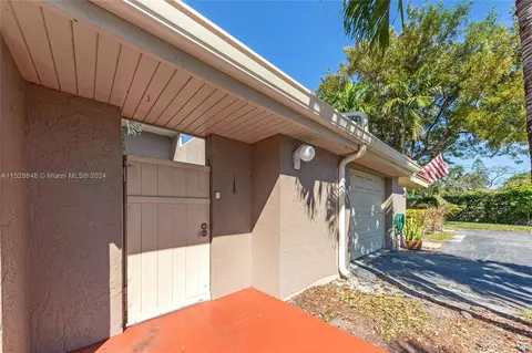 101 Saint Andrews Rd #20-75, Hollywood, FL 33021