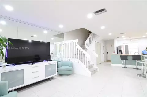 10578 NW 3rd St #3, Pembroke Pines, FL 33026