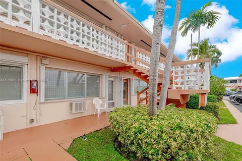 815 SW 10th Ter #9V, Hallandale Beach, FL 33009