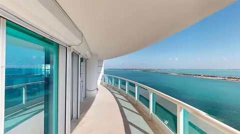 View/Area - 2127 Brickell #2401-2, Miami, FL 33129 photo 2 of 8