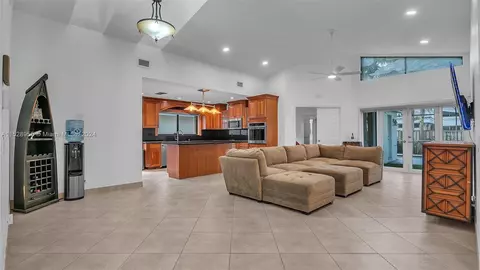 1863 NW 99th Ave, Plantation, FL 33322