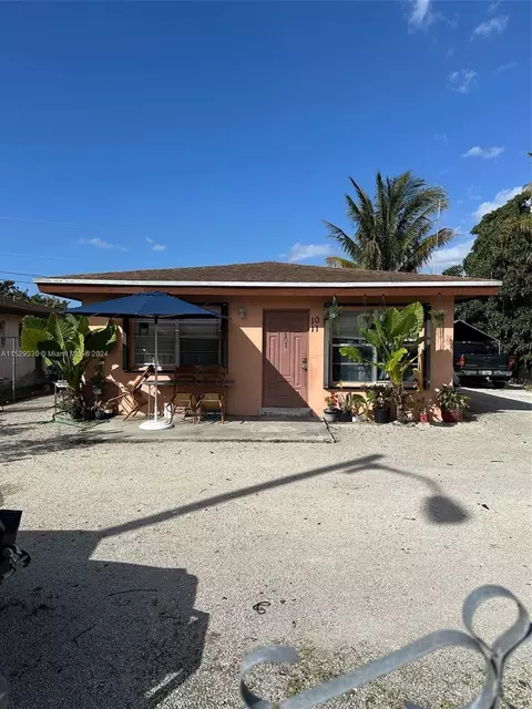 1011 NW 9th St, Homestead, FL 33030