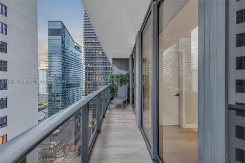 55 SW 9th St #2808, Miami, FL 33130