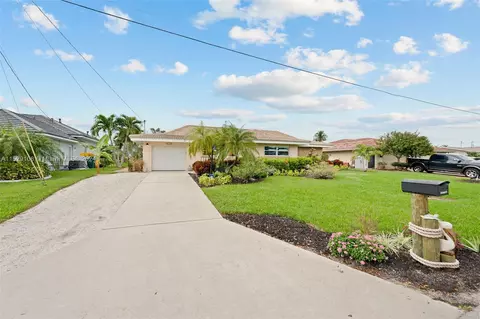 713 SE 44th St, Cape Coral, FL 33904