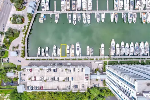17211 Biscayne Blvd #008, North Miami Beach, FL 33160