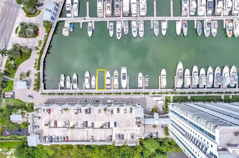 17211 Biscayne Blvd #008, North Miami Beach, FL 33160