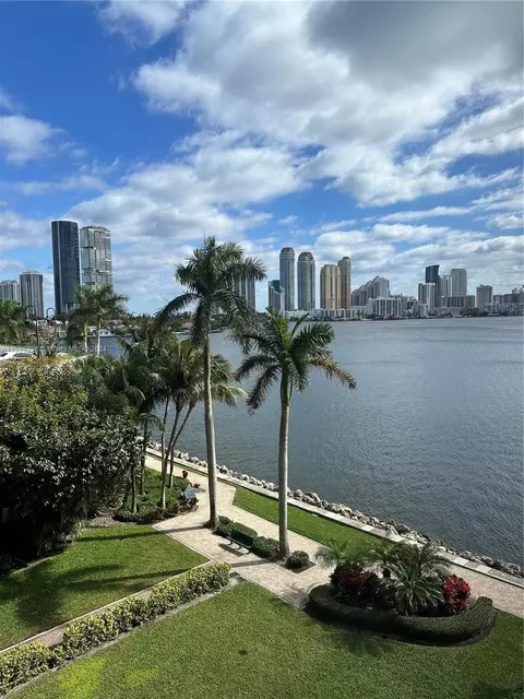 3600 Mystic Pointe Dr #517, Aventura, FL 33180