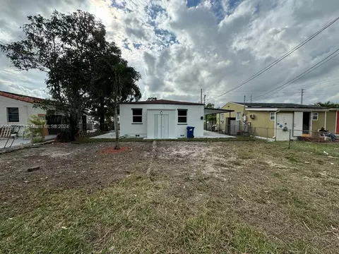 Exterior - 825 Codadad St, Opa Locka, FL 33054 photo 9 of 9