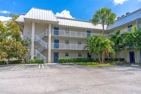 2960 Riverside Dr #213-2, Coral Springs, FL 33065