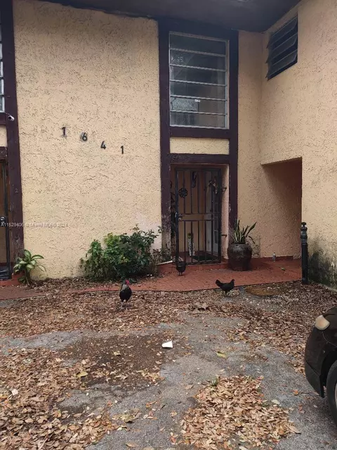 1641 NW 26th Ave #3, Miami, FL 33125