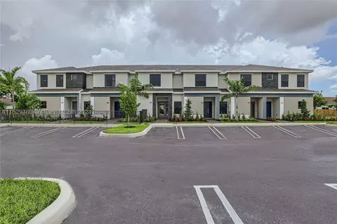 528 NE 1st Dr, Florida City, FL 33034