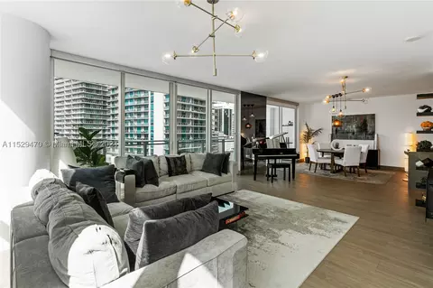 1080 Brickell Ave #1401, Miami, FL 33131
