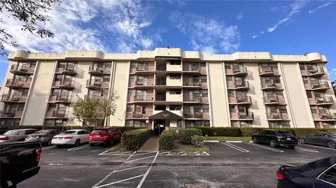 2771 Riverside Dr #302-A, Coral Springs, FL 33065