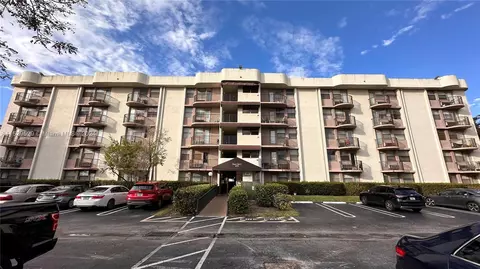 2771 Riverside Dr #302-A, Coral Springs, FL 33065