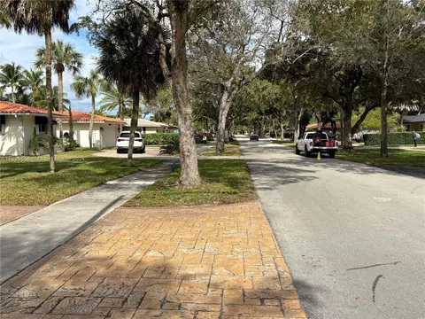 View/Area - 14510 S Dade Pine Ave, Miami Lakes, FL 33014 photo 4 of 5