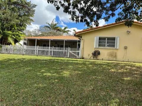 Exterior - 14510 S Dade Pine Ave, Miami Lakes, FL 33014 photo 6 of 10