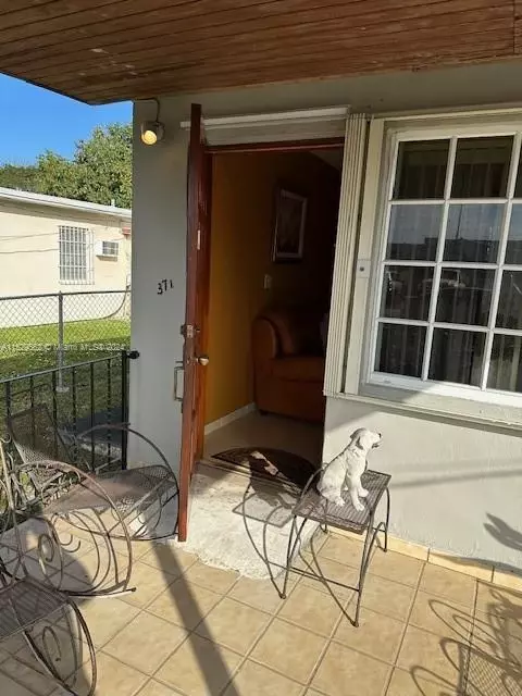 371 E 50th St, Hialeah, FL 33013 photo 4