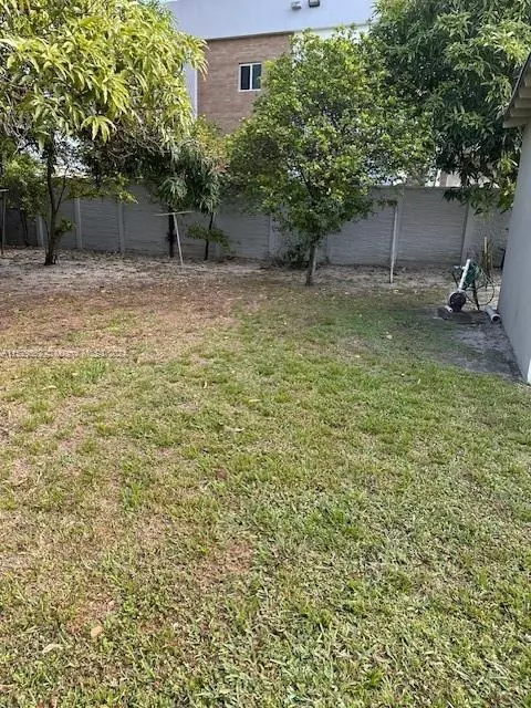 371 E 50th St, Hialeah, FL 33013 photo 7