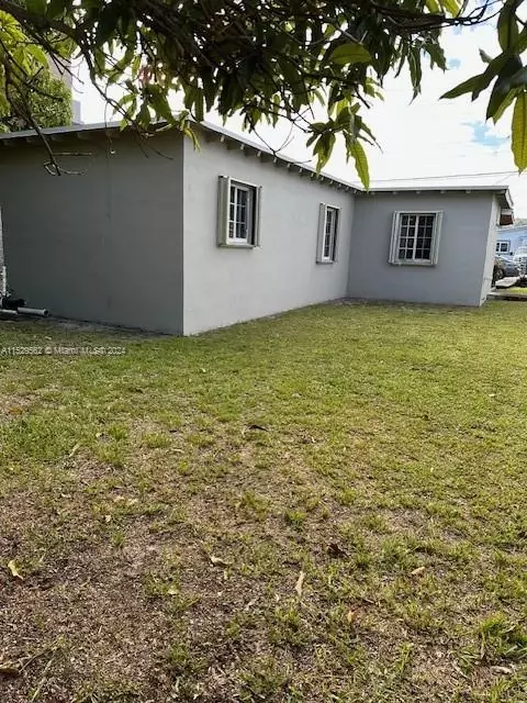 371 E 50th St, Hialeah, FL 33013 photo 5