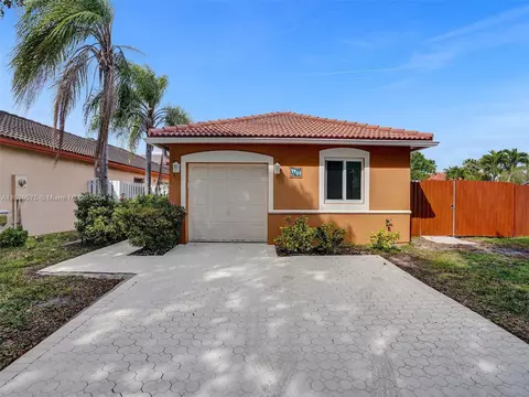 7901 NW 194th St, Hialeah, FL 33015
