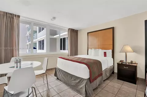 19201 Collins Ave #801, Sunny Isles Beach, FL 33160
