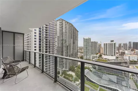 45 SW 9th St #3010, Miami, FL 33130