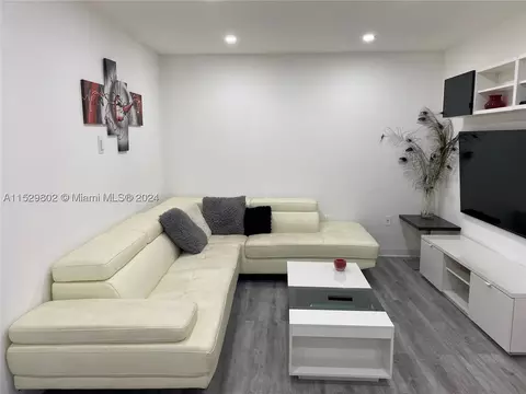 1750 W 56th St #107, Hialeah, FL 33012