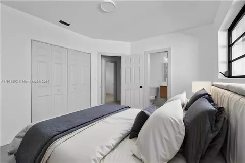 Bedroom - 471 W 55th Pl, Hialeah, FL 33012 photo 5 of 6