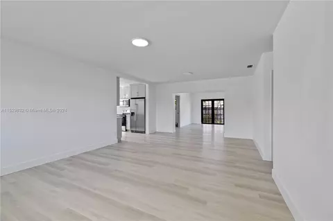 Living - 471 W 55th Pl, Hialeah, FL 33012 photo 1 of 2