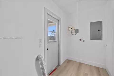 Other - 471 W 55th Pl, Hialeah, FL 33012 photo 5 of 8