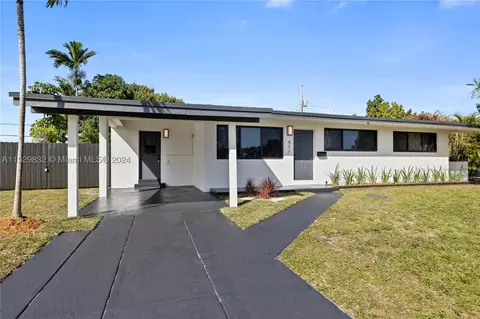 471 W 55th Pl, Hialeah, FL 33012 photo 1