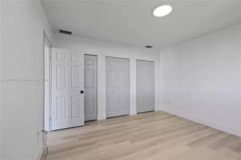 Bedroom - 471 W 55th Pl, Hialeah, FL 33012 photo 2 of 6