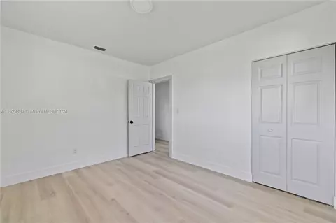 Bedroom - 471 W 55th Pl, Hialeah, FL 33012 photo 4 of 6