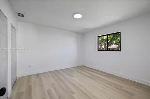 Other - 471 W 55th Pl, Hialeah, FL 33012 photo 6 of 8