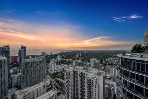 45 SW 9th St #PH4806, Miami, FL 33130